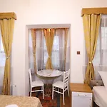 Guer Royal Aparts Hotel