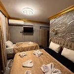 Guer Royal Aparts 3* Istanbul
