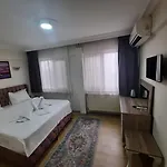 Hotel Guer Royal Aparts 3*