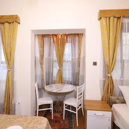 Guer Royal Aparts Hotel