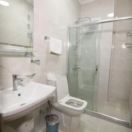 Hotell Guer Royal Aparts 3*