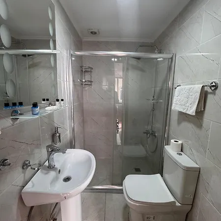 Guer Royal Aparts Hotel