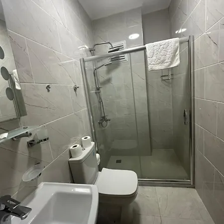 Guer Royal Aparts Hotell 3*