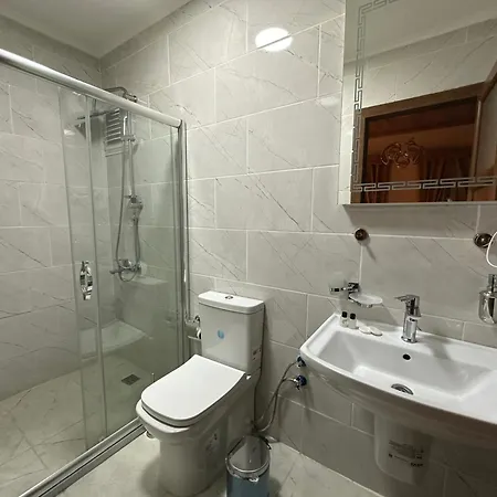 Guer Royal Aparts Hotell Istanbul