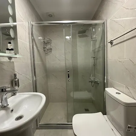 Guer Royal Aparts Hotel