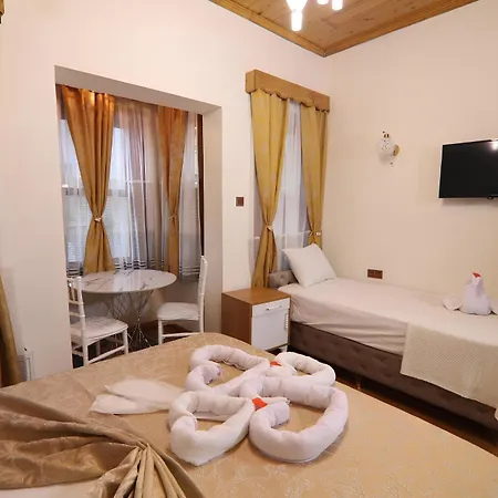 Hotell Guer Royal Aparts 3*