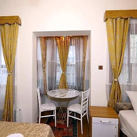 Hotel Guer Royal Aparts 3*
