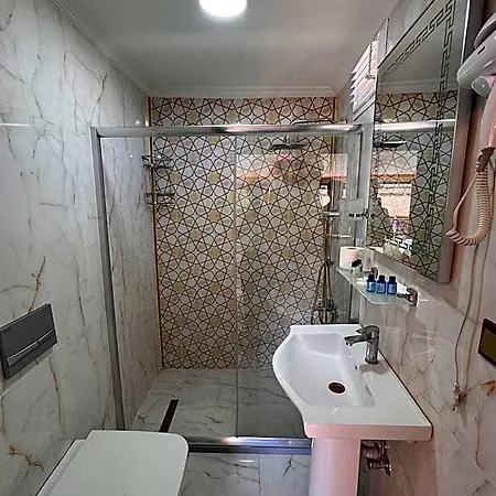 Guer Royal Aparts 3* Istanbul