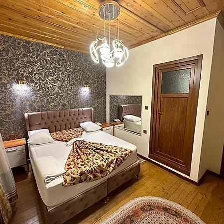 Hotel Guer Royal Aparts 3*