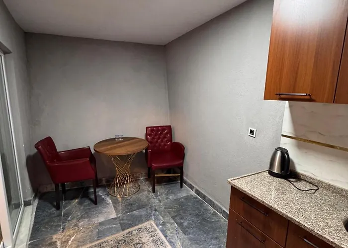 Guer Royal Aparts Hotell 3*