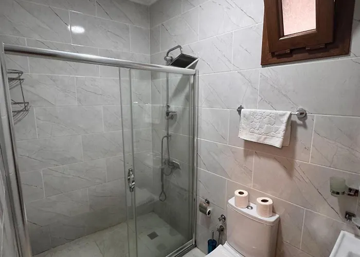 Hotell Guer Royal Aparts 3*