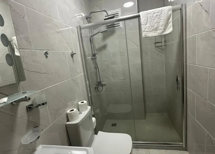 Guer Royal Aparts Hotell 3*