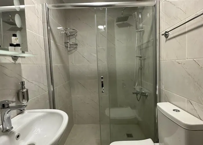 Guer Royal Aparts Hotell