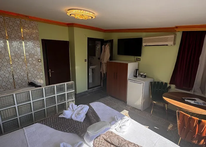 Hotell Guer Royal Aparts 3*