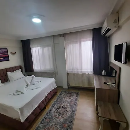 Hotel Guer Royal Aparts 3*