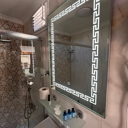 فندق Guer Royal Aparts 3*