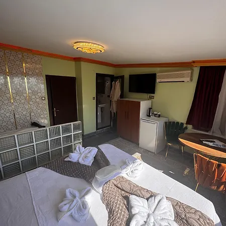 Hotel Guer Royal Aparts 3*